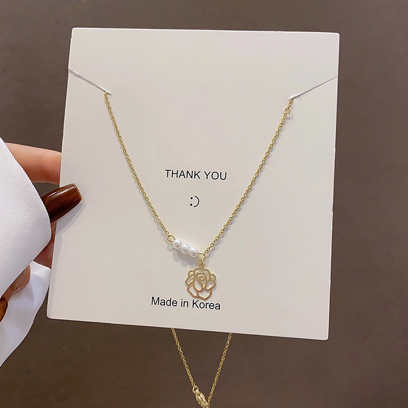 Collier Doré Perles + motif Rose