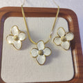 Parure collier + boucles d’oreilles Fleur (BLANC)